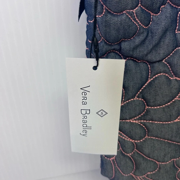 🩷”Vera Bradley”NWT Aloha Blooms Quilt Ultralight Bucket Crossbody Bag💙 - Picture 8 of 11